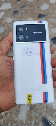 Hi guys iam seal my mobile phone vivo iQoo 9pro 12gb and 256gb new