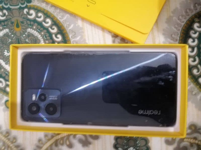 realme C35 7