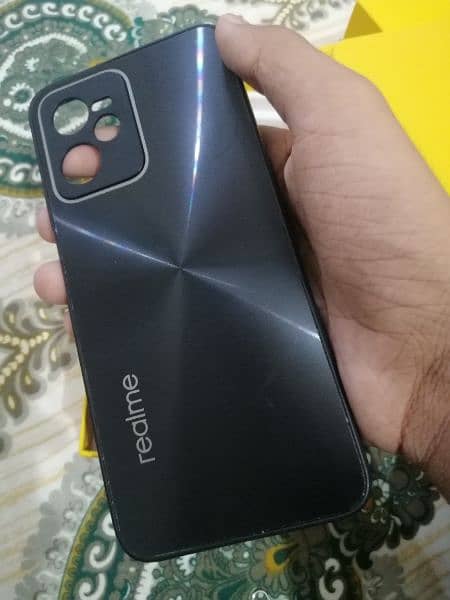 realme C35 10