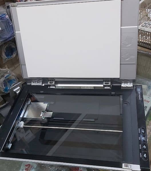 CANOSCAN LIDE 700F SCANNER 1