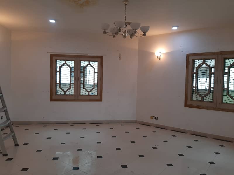 F/11 main dubel road 1000gaz seprat gate 5bed ground+baiement available for rent real piks 5