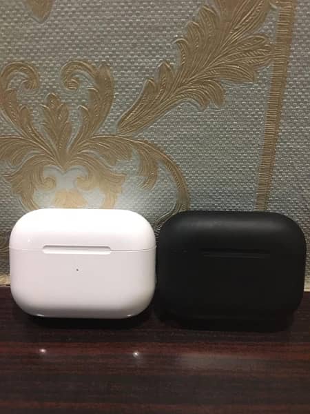 AirPods Pro (12 month warranty) 10