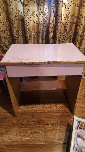 kids study table and chair 1