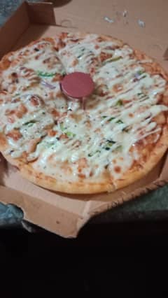 Pizza shop k liye professional staff chahiye