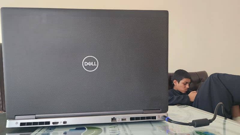 Dell Precision 7740 5