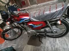 Honda 125 model 2024 red clr lushed condition 10/10