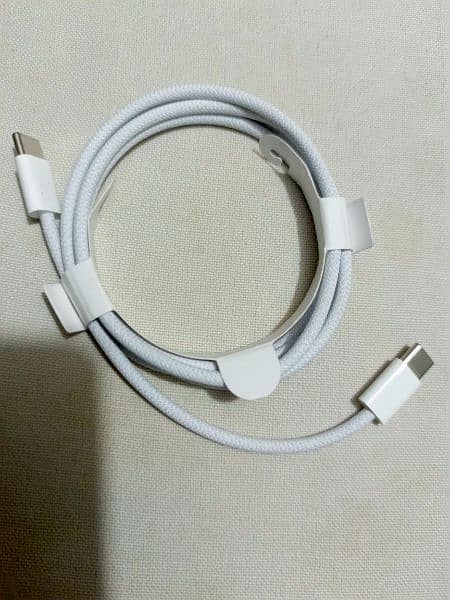 Iphone 15 Pro max type c to Type c cable 4