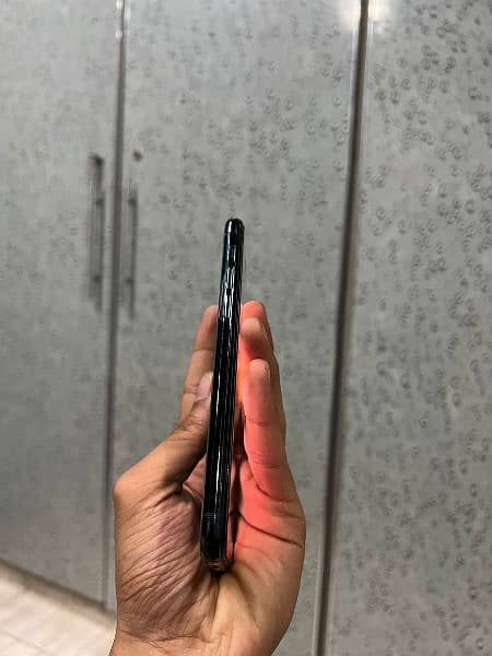 Iphone 11 pro PTA 1