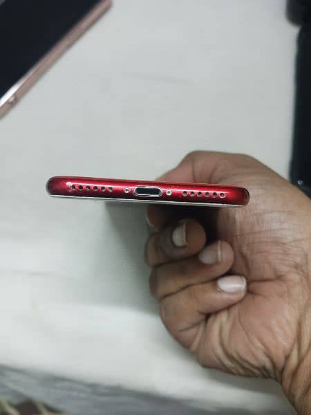 iPhone 7 128GB Red PTA Approved 3