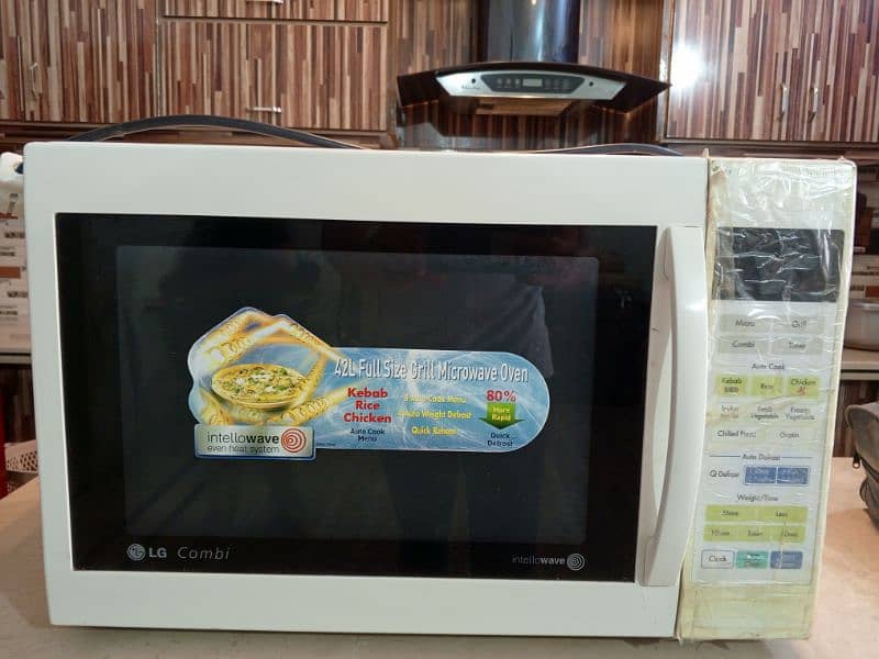 Microwave for sale in mint condition 7