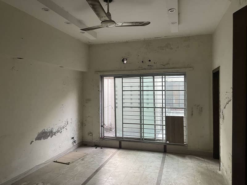 10 MARLA SILENT OFFICE SPACE FOR RENT IN FAISAL TOWN NEAR IDEAL LOCATION OF JINNAH HOSPITAL 4