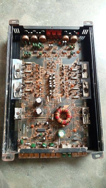 4 channel power amp 1