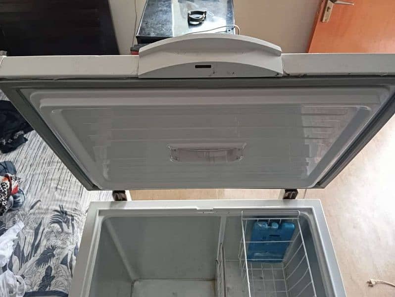 Dawlance Deep freezer 34 inches horizontal 4