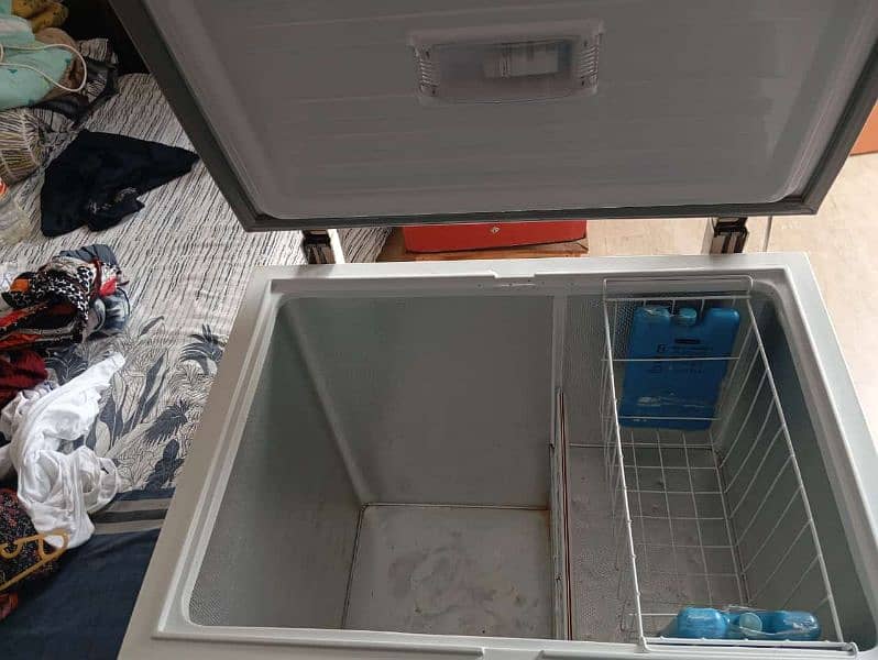 Dawlance Deep freezer 34 inches horizontal 5