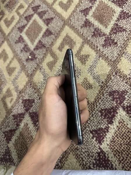 iphone X 64 Gb Brought From Ireland Sim works 2 months 4