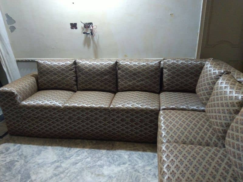 L shaped sofa 6 seater new condition 3