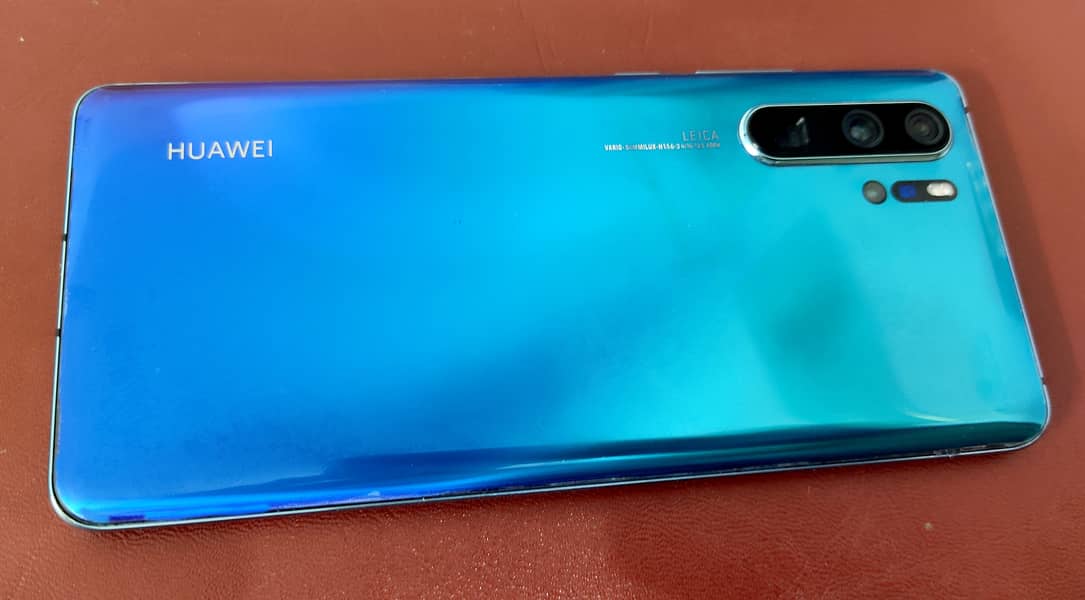 Huawei P30 Pro 8GB 128GB d Dual Sim with genuine 40W Charger 5