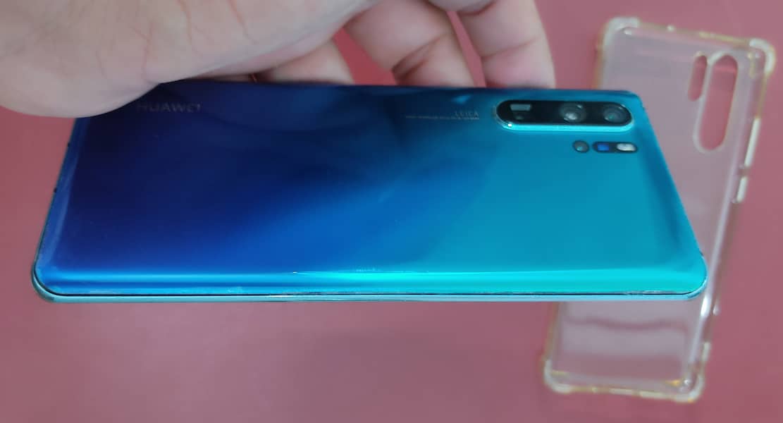 Huawei P30 Pro 8GB 128GB d Dual Sim with genuine 40W Charger 8