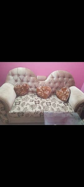 i want to sale 7 seater sofa set with table 2