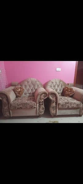 i want to sale 7 seater sofa set with table 3