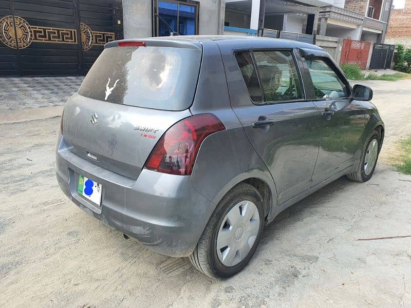 Suzuki Swift 2012 in excellent condition 5