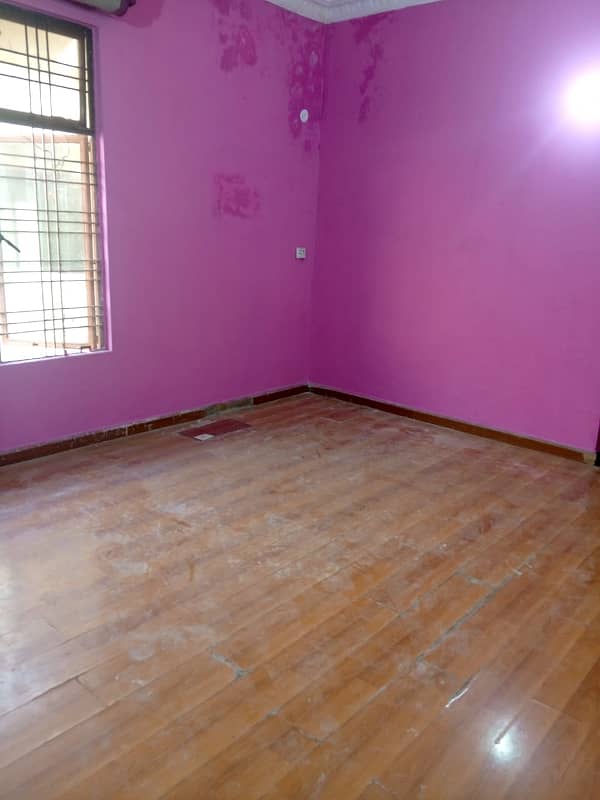 1 KANAL UPPER PORTION FOR RENT IQBAL TOWN 5