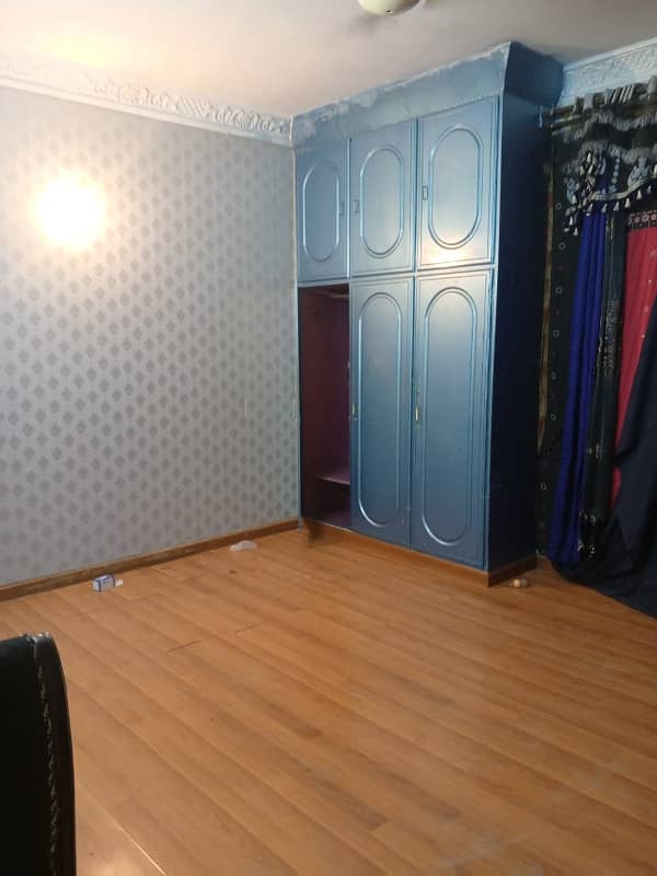 1 KANAL UPPER PORTION FOR RENT IQBAL TOWN 7