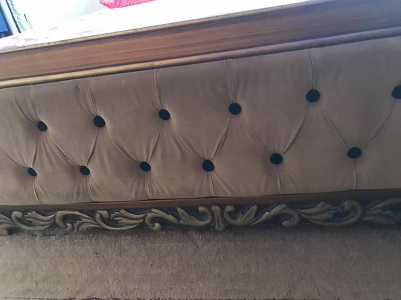 King Size Wooden fancy Bed 7