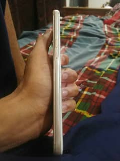 Oppo F1s  4/64 condition is very good