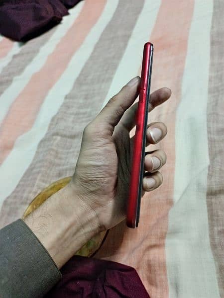 Oppo F7 64GB Red 4