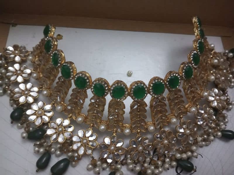 Kundan necklace & ear rings 4