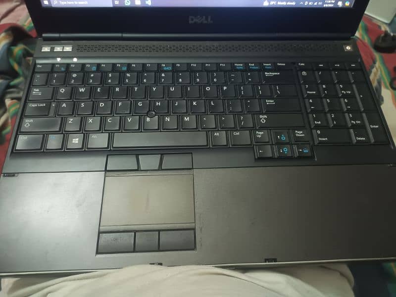 Dell laptop M4800 core i7 4th generation 2