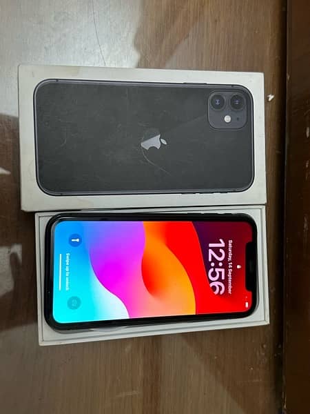 iPhone 11 64GB Factory Unlocked Non Pta with Box Sealed 0