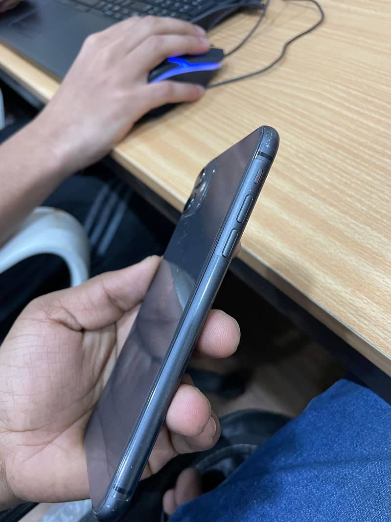 Iphone 11 Black 1