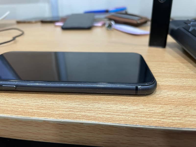 Iphone 11 Black 4