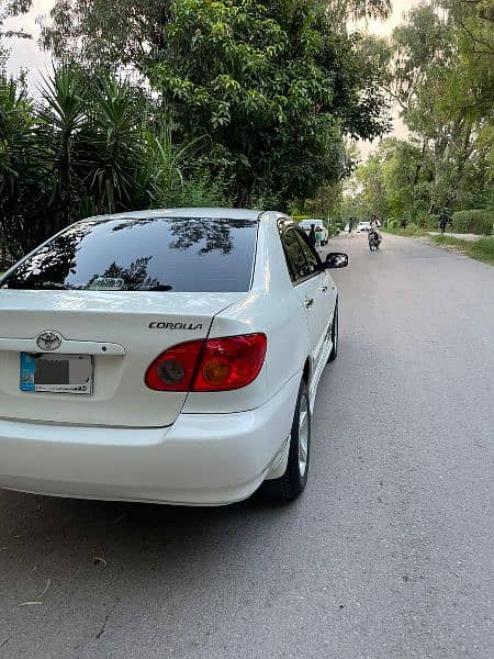 Toyota Corolla Se Saloon 1