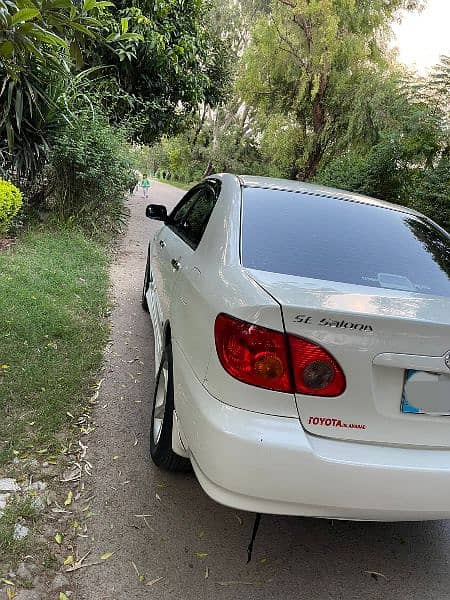 Toyota Corolla Se Saloon 3