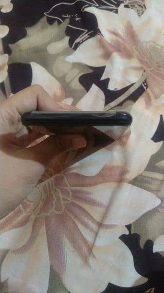 I am selling my cell phone 9