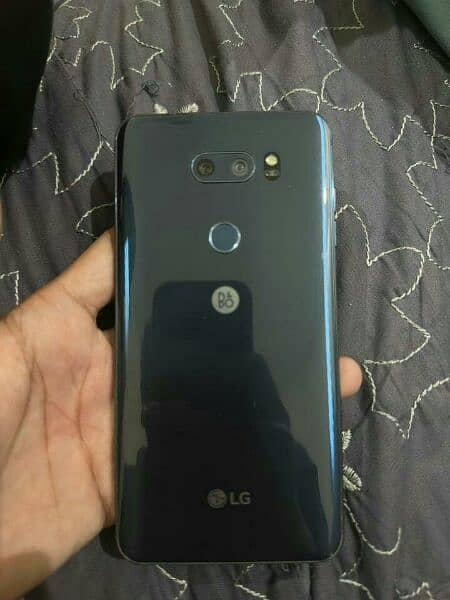 LG v30 think snapdragon 835 condition is 10/9 1