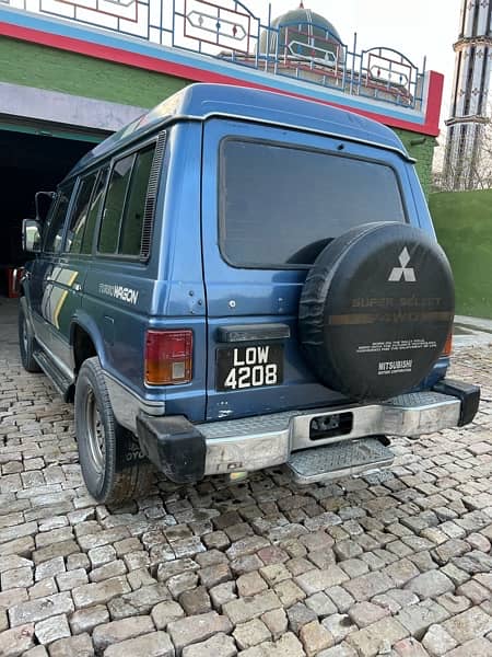 Mitsubishi Pajero 1990 (03026779226 6