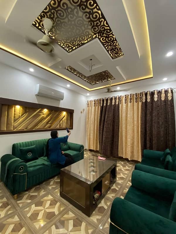 10 Marla Luxury Furnished Lower Portion For Rent in Bahria Town Lahore 4