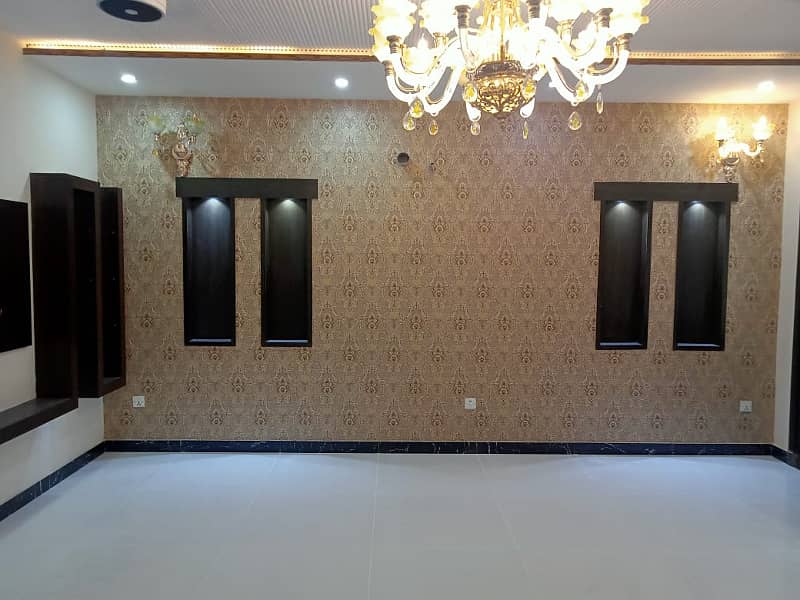 10 Marla Luxury Non Furnished Lower Portion For Rent in Bahria Town Lahore 0