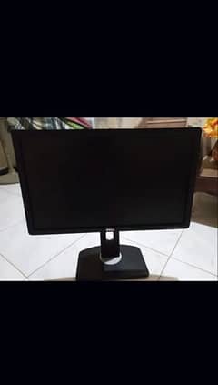 dell 22 inch monitor screen, Al size adjustable.