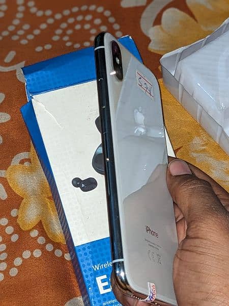 iphone x 64gb non PTA factory unlock. . 4