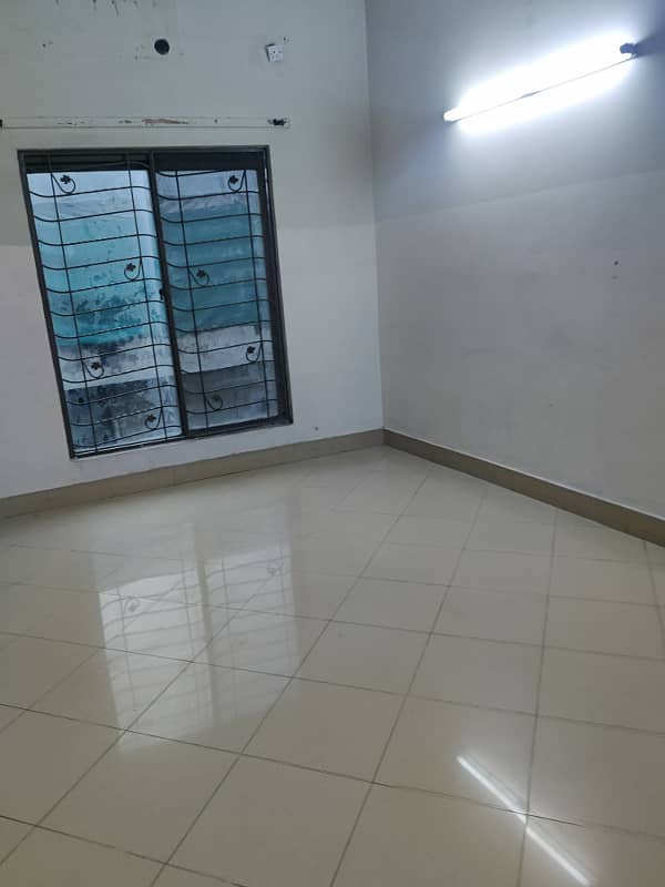 IQBAL TOWN 18 MARLA SEPARATE UPPER PORTION URGENT FOR RENT IN PRIME LOCATION 3