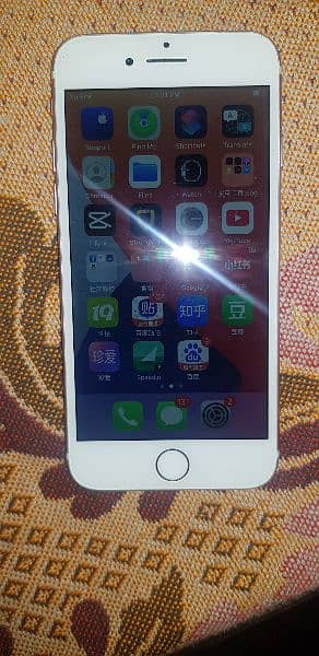 i phone 7 rom 128 gb non PTA 4 month sim working kare gi water peck he 4