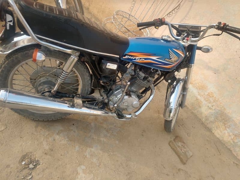 Honda 125 2012 model only copy latter ha Bike nhi ha sirf file ha 0