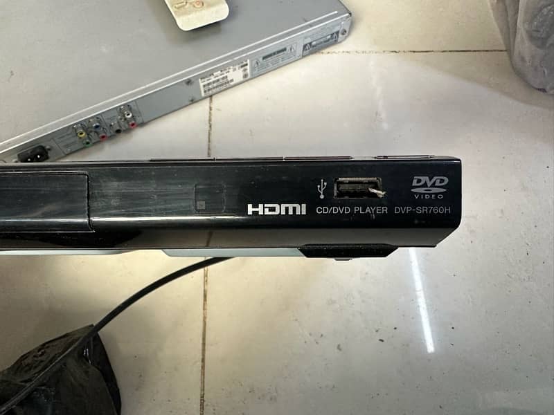 cd player and hdmi 5