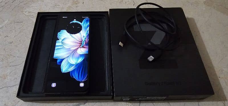 Samsung galaxy z fold3 5g 12/256 dual non pta complete box 10by10 4