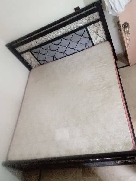 King Size bed
with special Matress for back pain 4